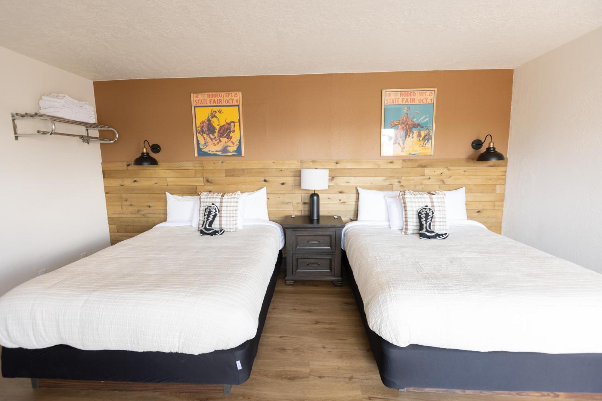 The Golden Spur Hotel Пангіч Номер фото